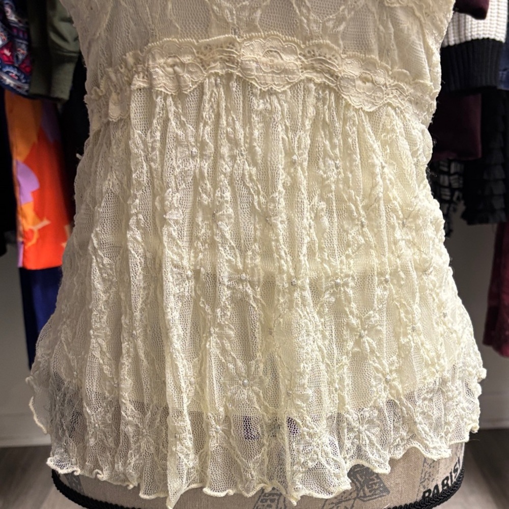 Rare Y2K Lace V-Neck Blouse - Picture 5 of 16